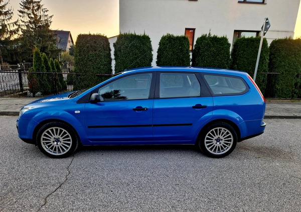 Ford Focus cena 11900 przebieg: 204000, rok produkcji 2006 z Radom małe 667